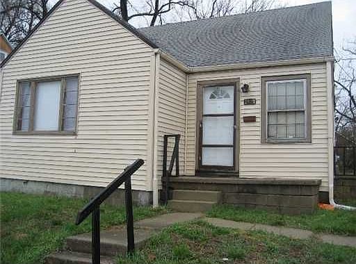 4th image of 2626 N Gettysburg Ave