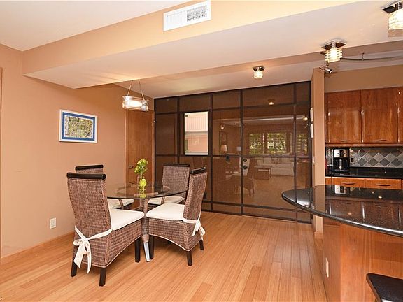 3rd image of 566 12th Ave S #566