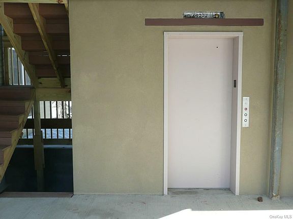 4th image of 266 S Lexington Ave Unit 8