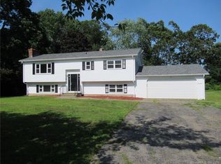 52 Somersett Dr, Pawcatuck, CT 06379