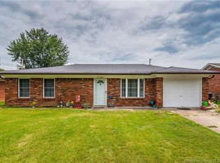 618 Hopkins Ln, Jeffersonville, IN 47130