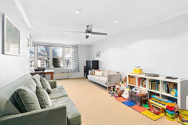 1st image of 150 Hawthorne St APT 3C