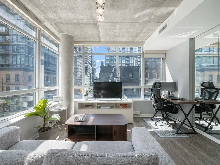 218 King St E #320 — Photo 11