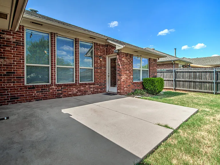 16024 Okalee Ln — Photo 20