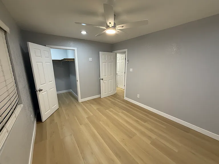 13112 Fenton Ave — Photo 6