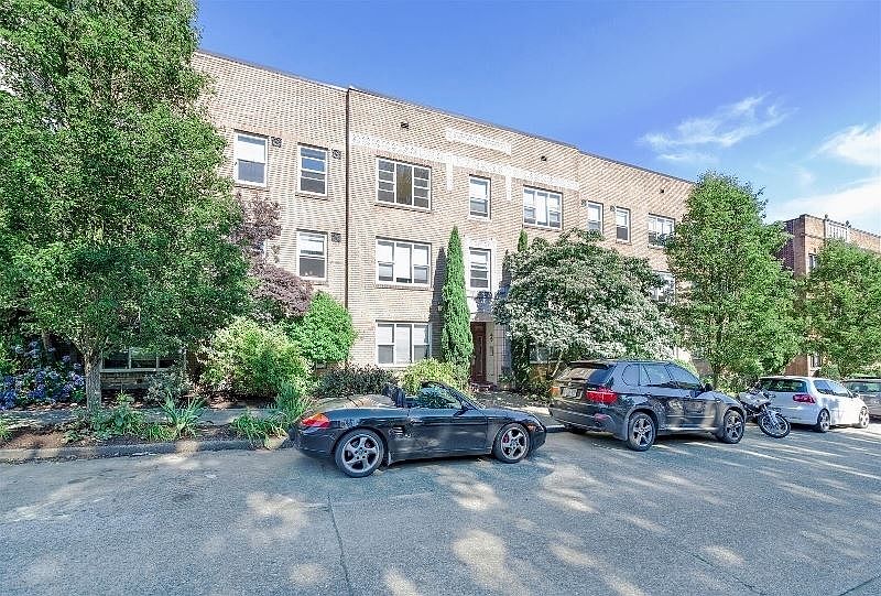 1st image of 616 4th Ave W APT 206