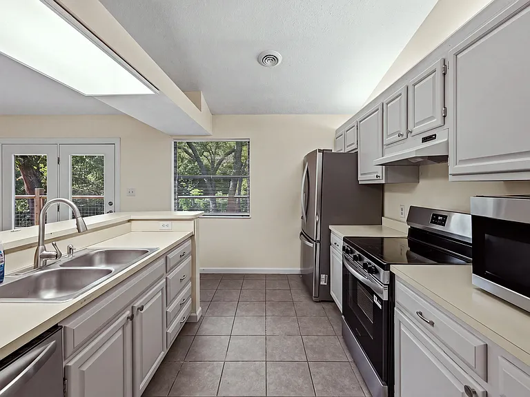 415 White Oak Cir — Photo 8