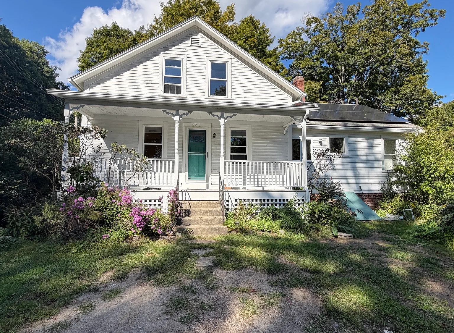 3 bed, 1000 sqft, $2,300 — Photo 1