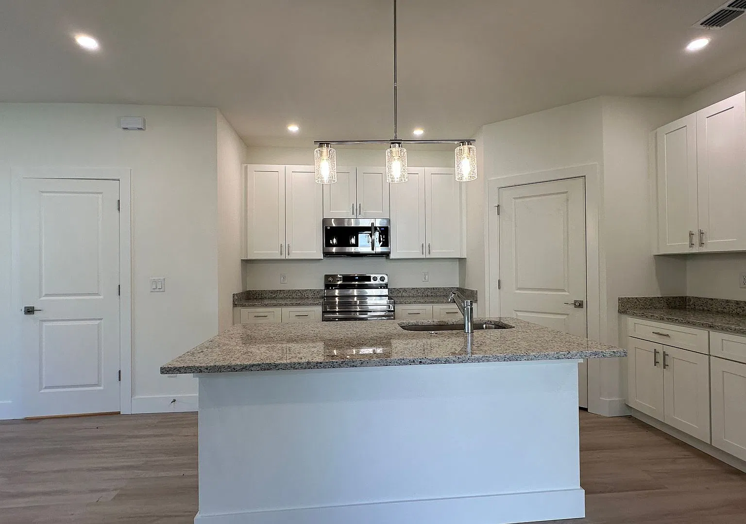 New Construction 4BR Townhome | Washer & Dryer Included — Photo 3