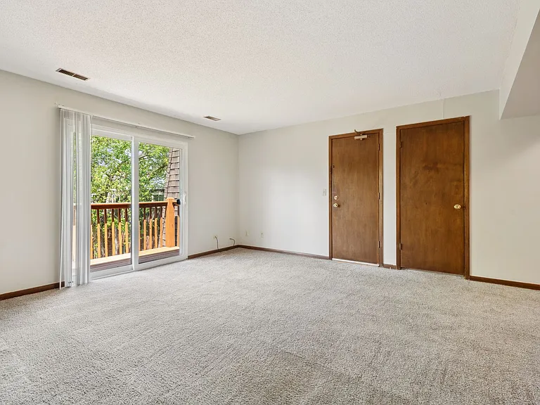 Lantern Square Apartments Spacious 1, 2 & 3 Bedrooms — Photo 41