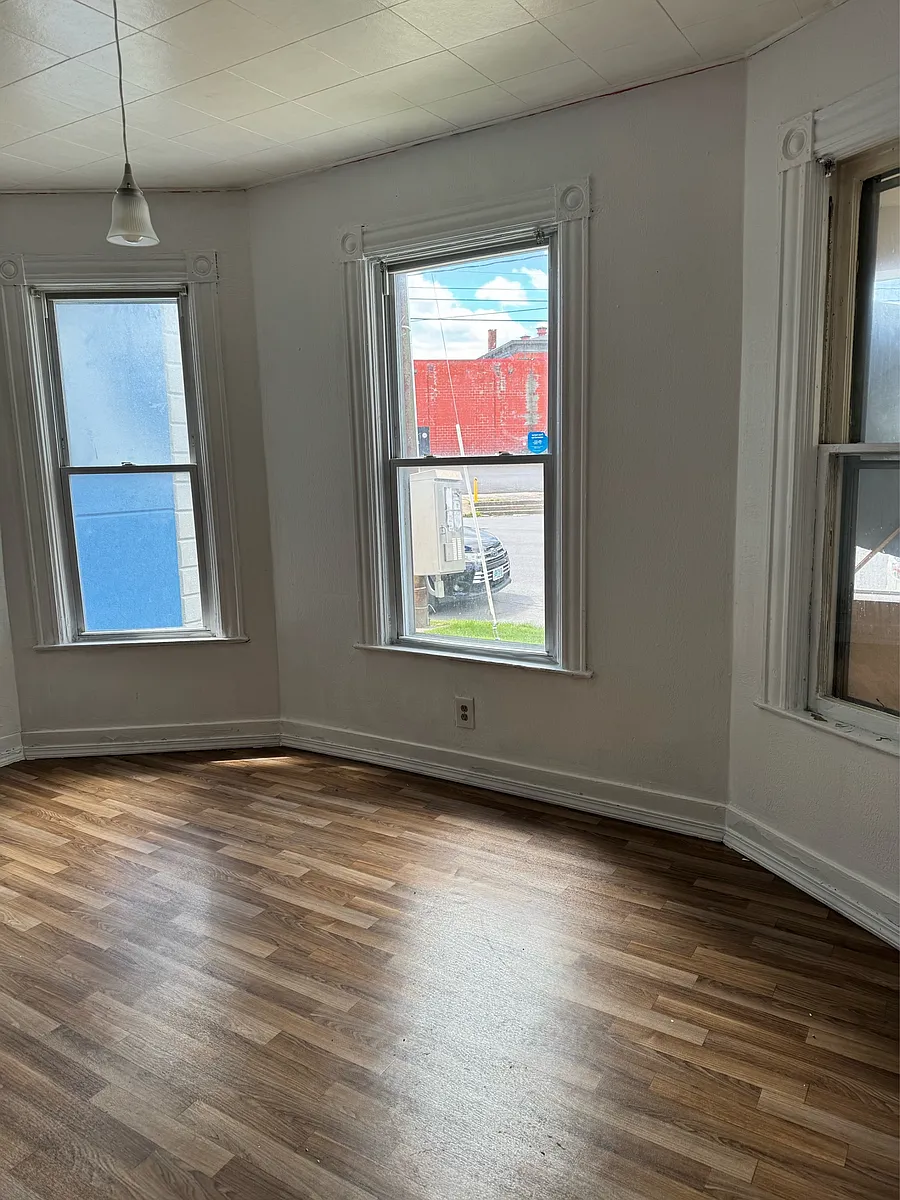 Building Photo - 721 Albany St #1