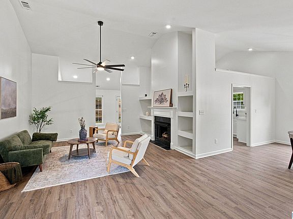 4th image of 112 Summer Hill Dr