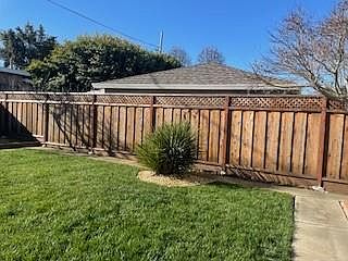 2nd image of 824 Creek Dr