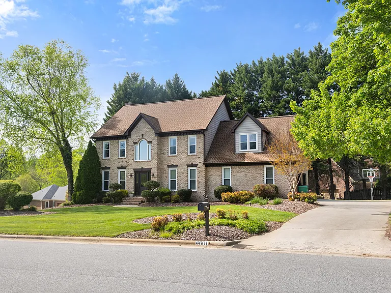 4601 Jamesford Dr — Photo 3
