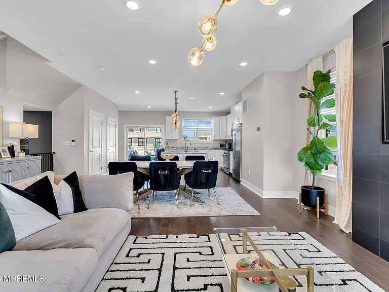 35 Kelly Way — Photo 11