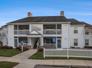 2768 S Knightsbridge Cir, Ann Arbor, MI 48105