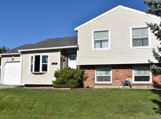 100 Briarwood Ct, Cheyenne, WY 82009