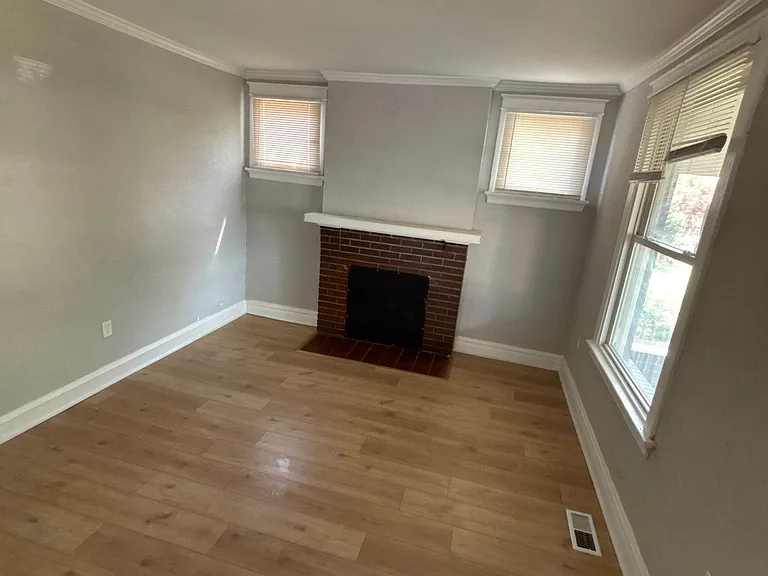 1610 Purdue Ave — Photo 2