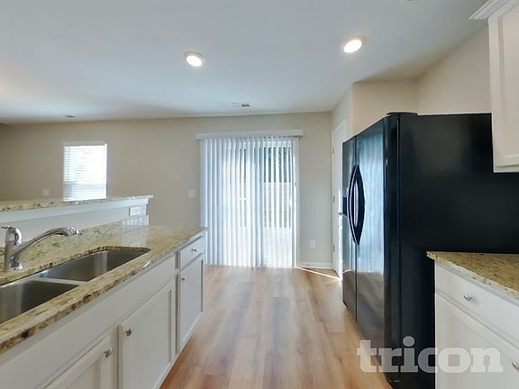 5th image of 933 Joselynn Dr