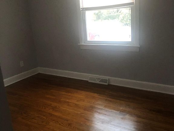 3rd image of 1305 W 42nd St
