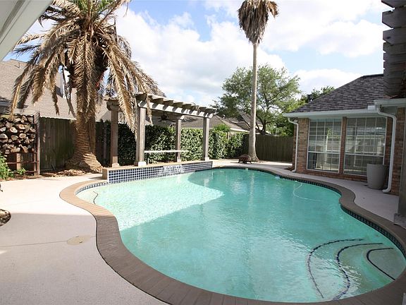 4th image of 1311 Hopkins Park Dr