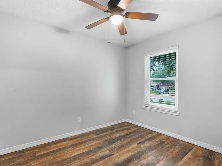 116 Fairoaks Dr — Photo 13
