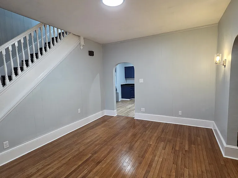 430 E 9th St — Photo 5