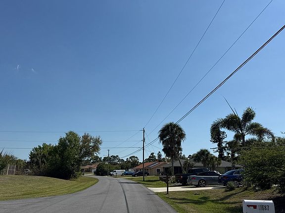 5th image of 11679 Claremont Dr