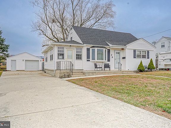 4th image of 28 Deborah Pl
