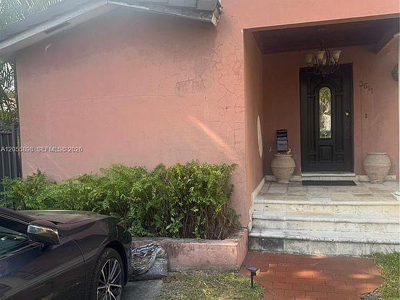 3rd image of 3611 SW 21st St