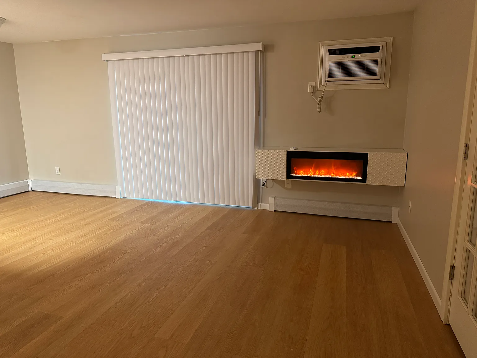 2 bed, 920 sqft, $1,550 — Photo 3