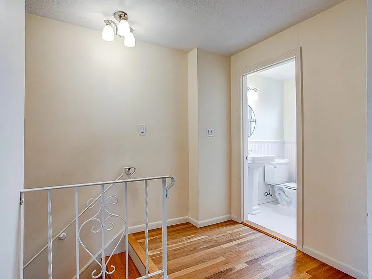 6 Keith Cir #A — Photo 16