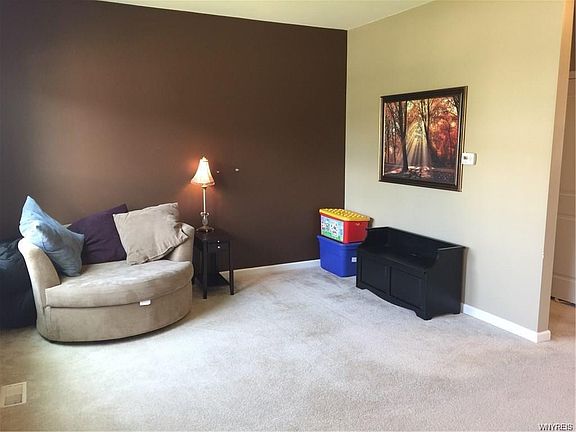 2nd image of 16 Skylark Ln
