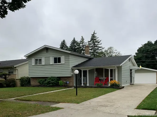 2052 McPhail St, Flint, MI 48503