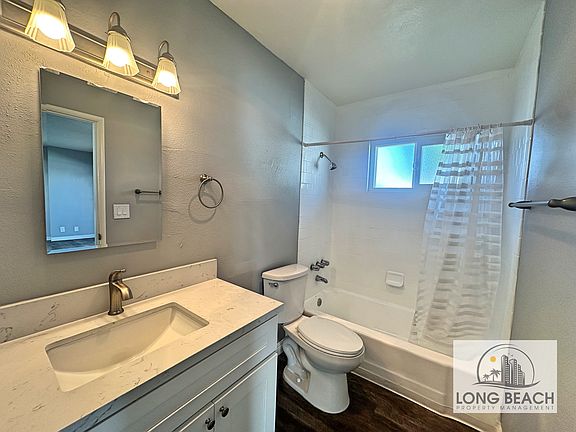 4th image of 859 W 19th St #20
