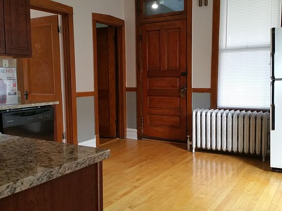 4th image of 5226 W Hutchinson St #2