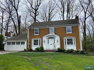 88 Woodland Park Dr, Tenafly, NJ 07670