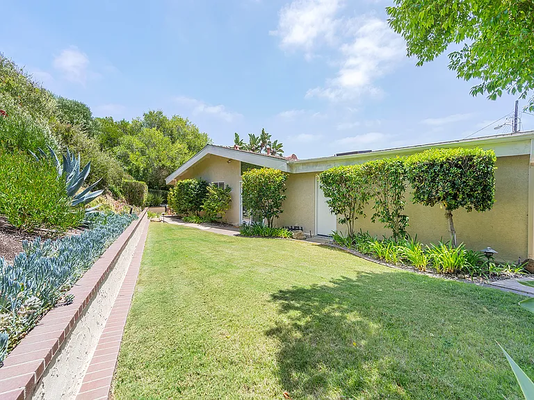 5075 San Joaquin Dr — Photo 6