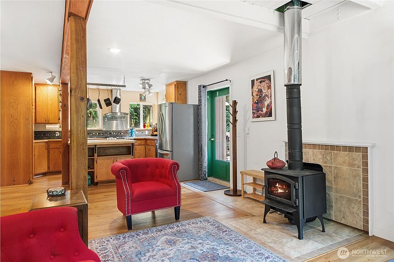 5th image of 2237 Ivy Street