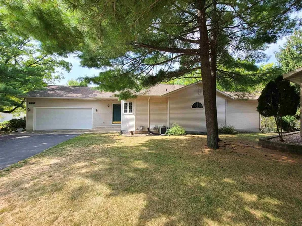 1037 Saddle Ridge, Portage, WI 53901