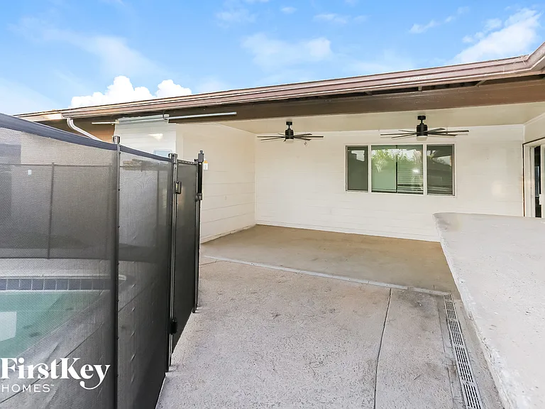 4409 W Griswold Rd — Photo 13