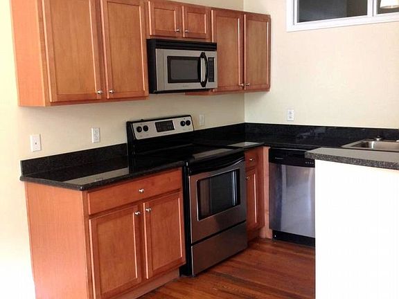 4th image of 525 E Grace St APT 204