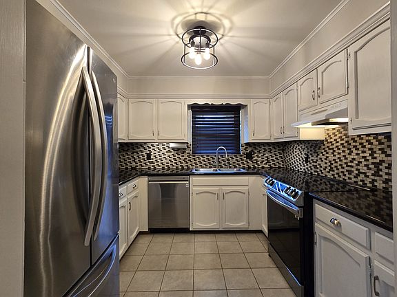 5th image of 11347 Brunswick Ave