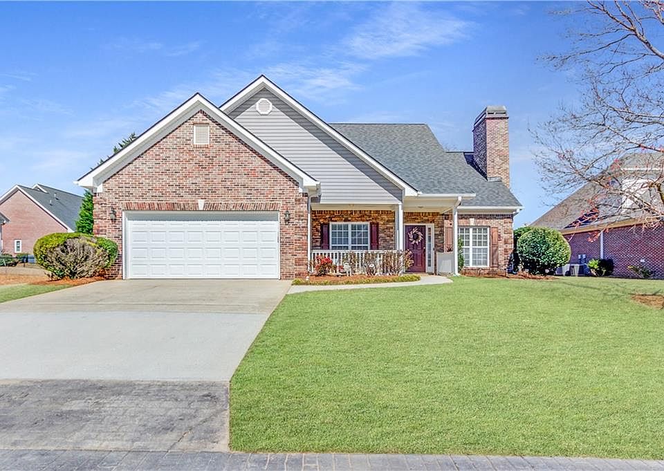 1st image of 804 Villa Dr
