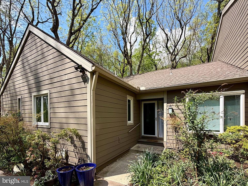 1st image of 123 Beech Bark Ln #12
