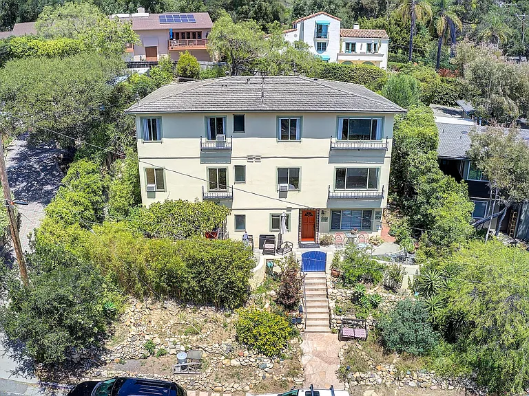1802 Loma St — Photo 2
