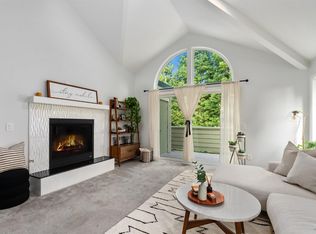 2090 Stonefield Ln, Santa Rosa, CA 95403