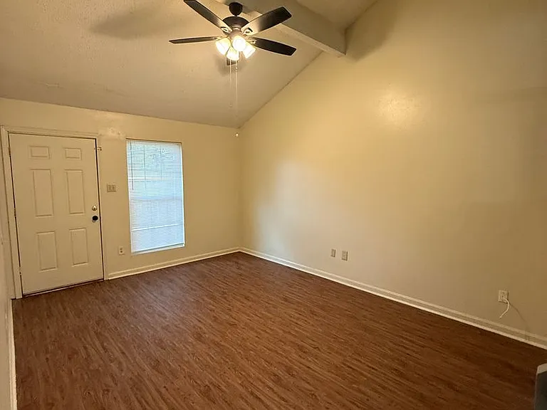 8220A Governor Dr — Photo 10