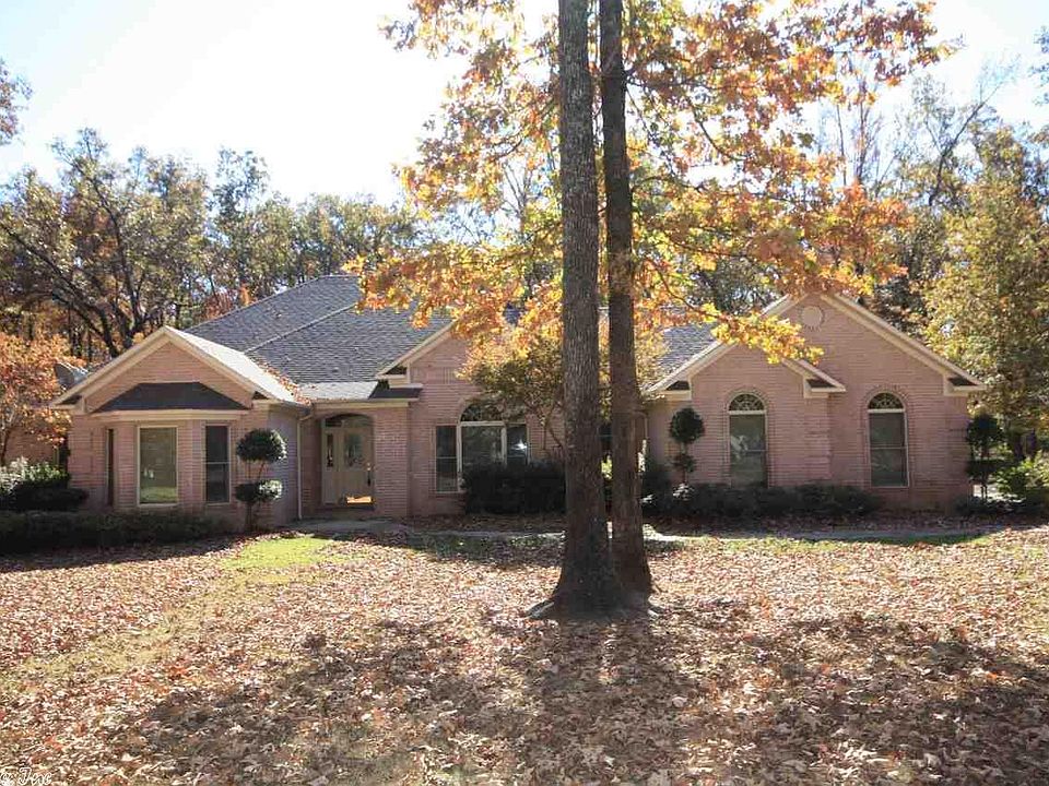 1st image of 23 Oakwood Dr