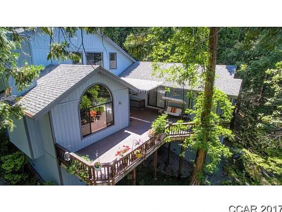 853 Larkspur Ln photo 1